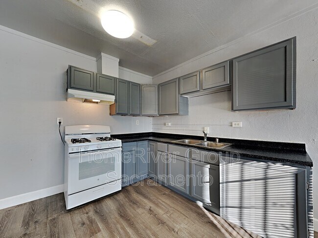 Building Photo - 6340 Hermosa St