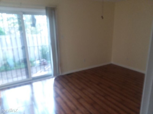 Building Photo - 3 br, 1.5 bath Townhome - 4601 Keg Ct