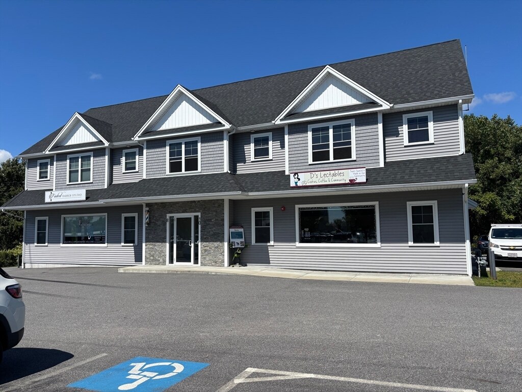 Foto principal - 10 Taunton Ave
