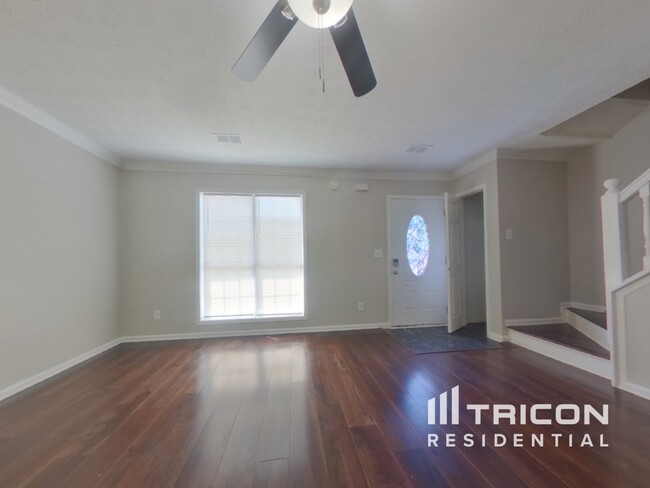 Building Photo - 1321 Charter Oaks Ln