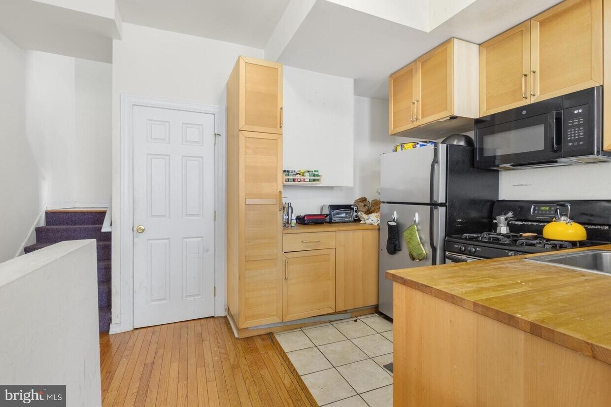 Primary Photo - 1110 Mt Vernon St