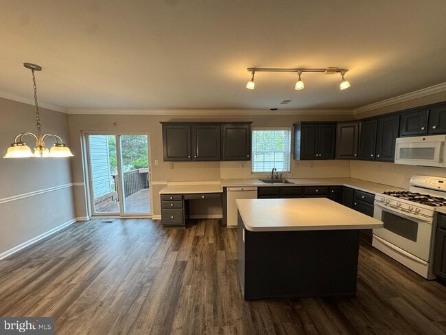 Foto del edificio - 905 Kennedy Ct