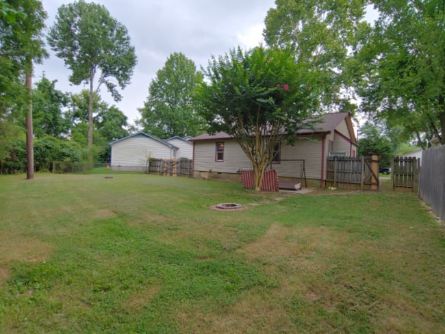 Building Photo - 821 Heritage Cir