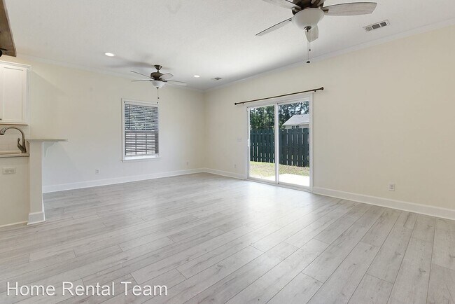 Building Photo - 3 br, 2.5 bath House - 15 Walker Court