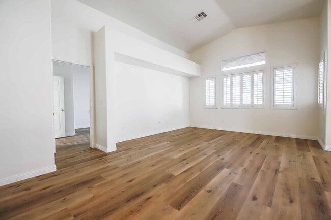 Building Photo - Shadowbrook Springs