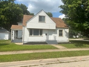Building Photo - 1205 Van Wie Ave