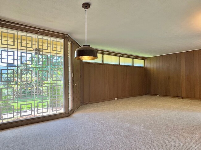 Building Photo - Spacious 2 Bed/1.5 Bath Lihue House for Rent