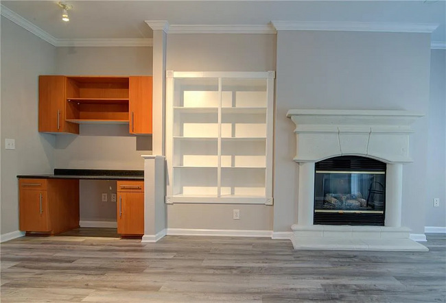 Built in book shelf in living room - 11203 Ranch Road 2222