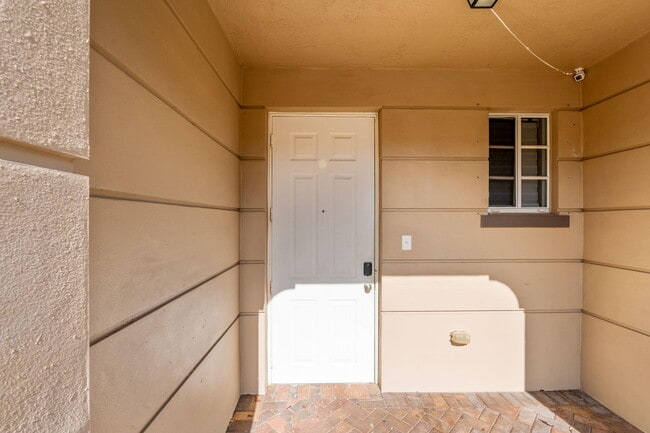 Building Photo - 1411 Lucaya Dr