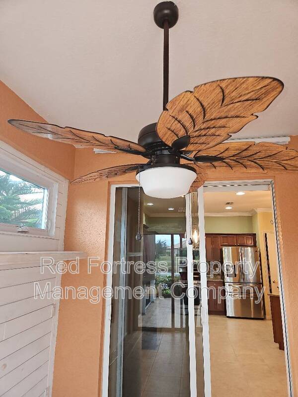 Building Photo - 1775 Scarlett Ave