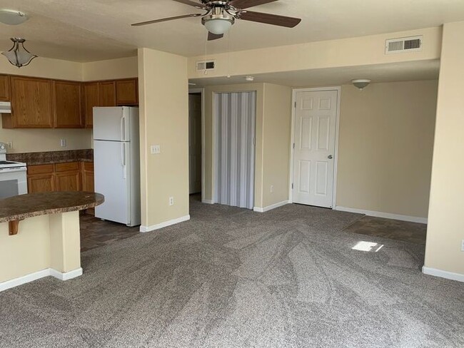 Building Photo - Charming Two Bedroom Apartment in the Hear...