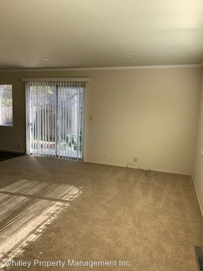 Building Photo - 2162 Carlmont Dr