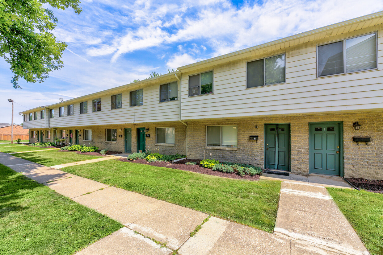 Hollydale Apartments and Colonial Village - Painesville, OH ...