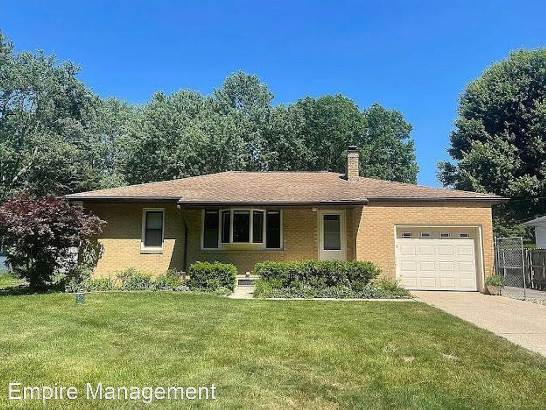 Foto principal - 3 br, 1 bath House - 53142 Twyckenham Dr