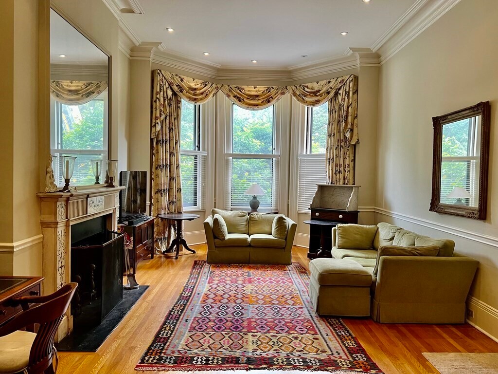 Foto principal - 220 Commonwealth Ave