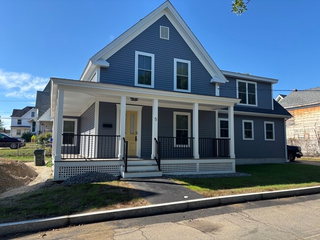 Building Photo - 5 Woodman Ave