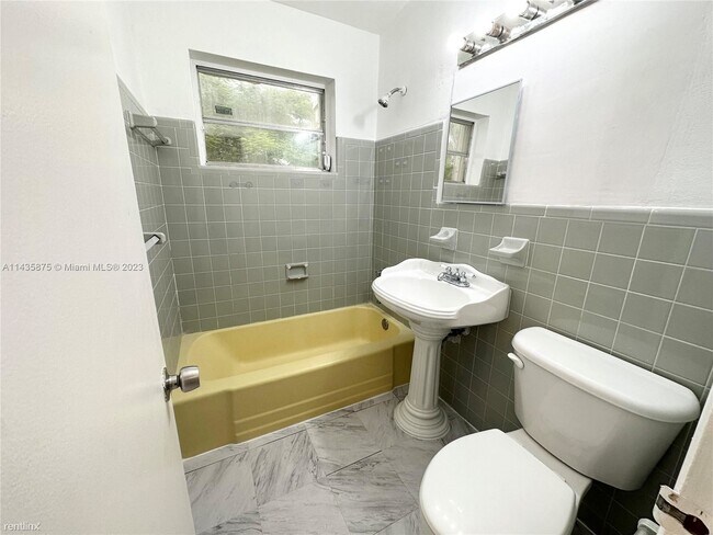 Building Photo - 3 br, 2 bath House - 11310 SW 52nd Ter