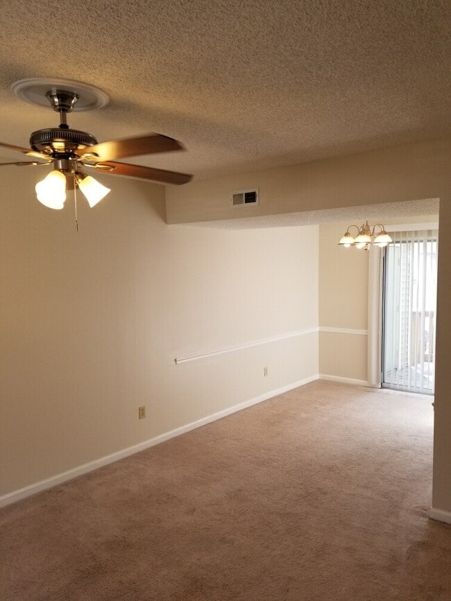 Dining room - 8864 Flamingo Ct