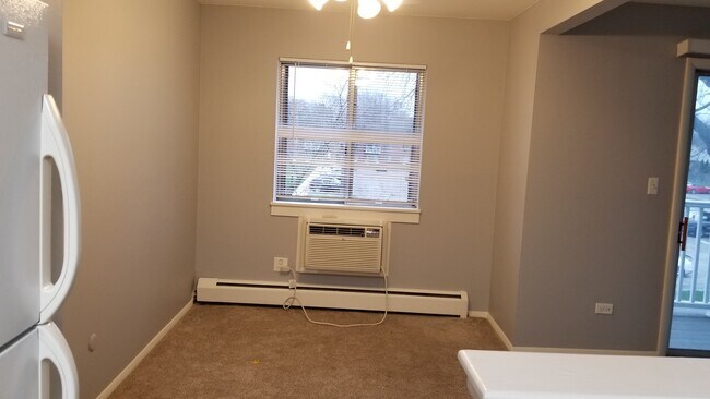 Dining Room - 918 Ridge Sq