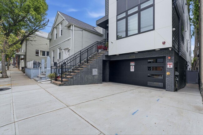 Foto del edificio - 6114 Jackson St