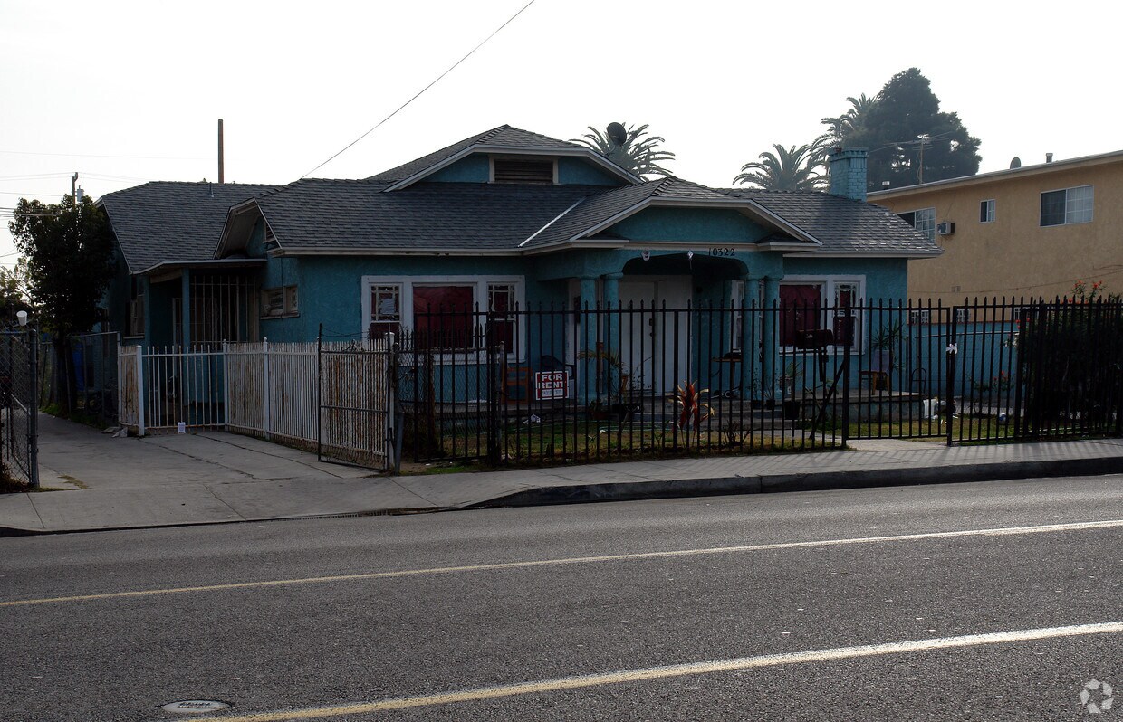 Building Photo - 10322 S Inglewood Ave