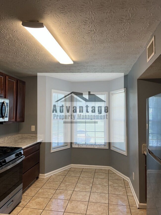 Foto del edificio - 9449 Cypress Ln