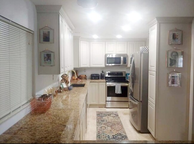 Foto del edificio - 472 Blue Lagoon Ln