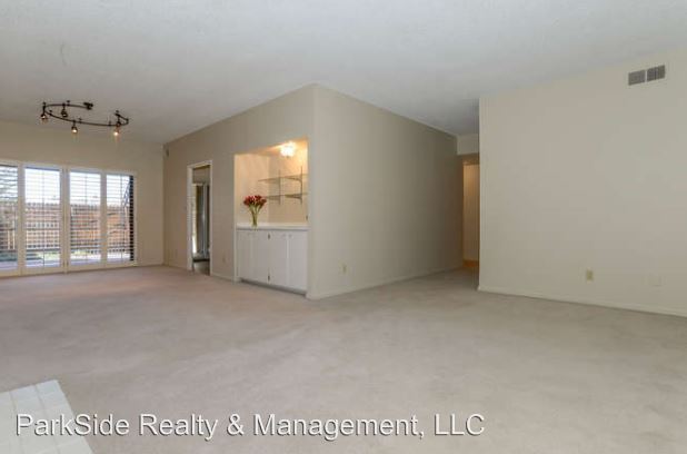 Building Photo - 7250 Eastmoor Dr