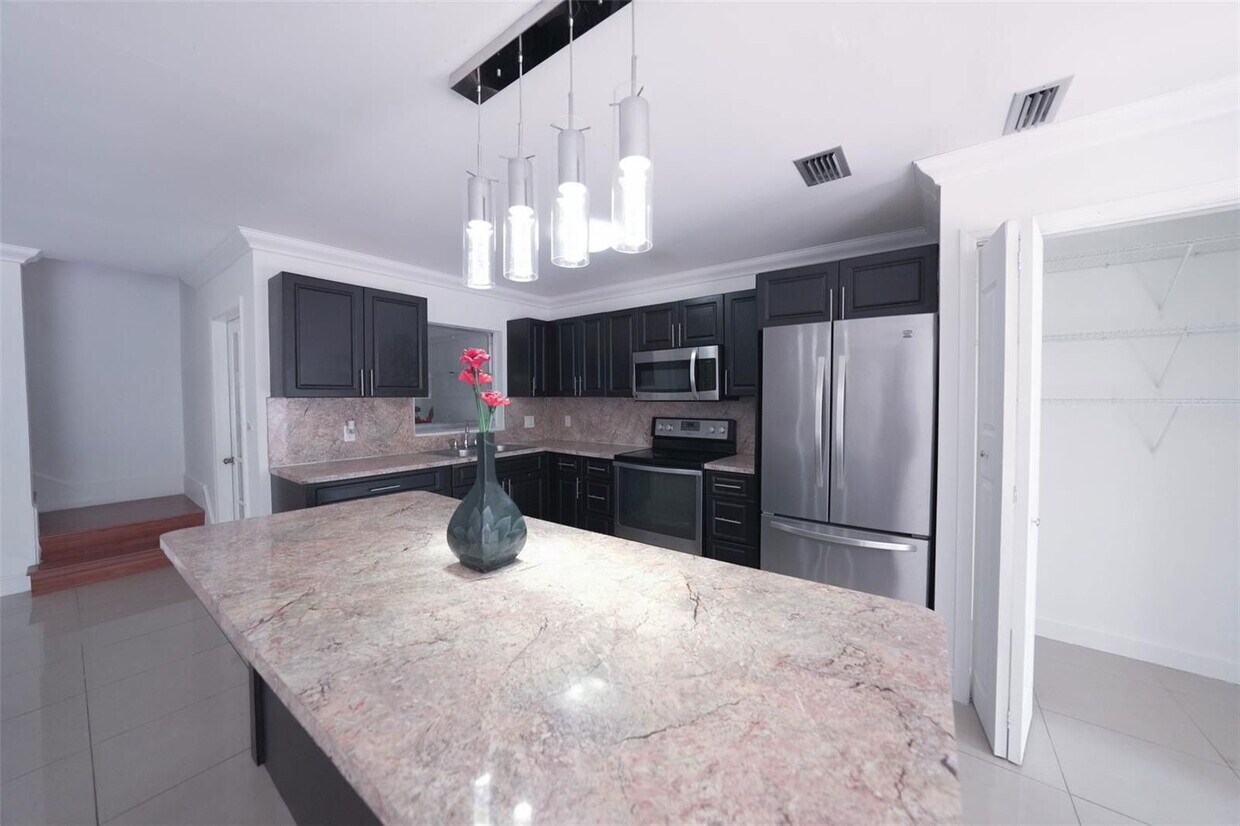 Photo - 7327 Pepper Pike Drive, Hialeah, FL 33015 - 4 BR 3 BA single-family home