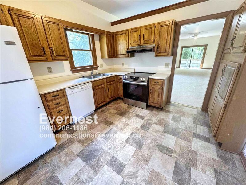 Foto principal - 101 Granby Ct
