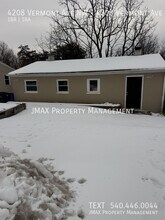 Building Photo - 4208 Vermont Ave NW