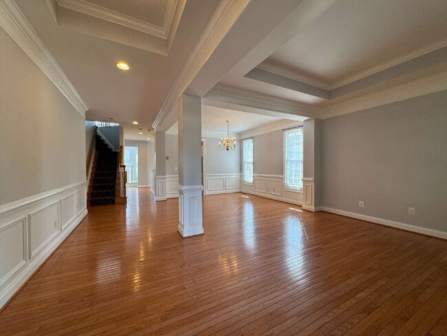 Building Photo - Spacious Elegance in Gated Piedmont!