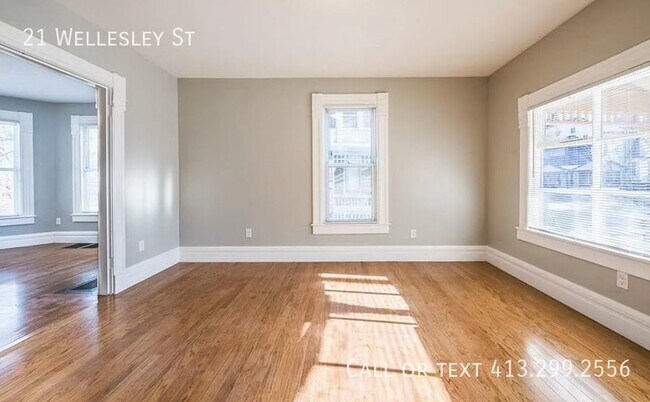 Foto del edificio - Immaculate 4 BR, 2 Bath Home in Springfiel...