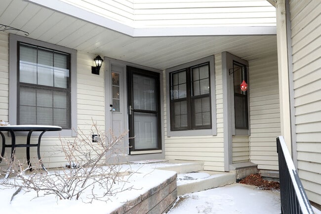 Foto del edificio - 966 N Auburn Woods Dr