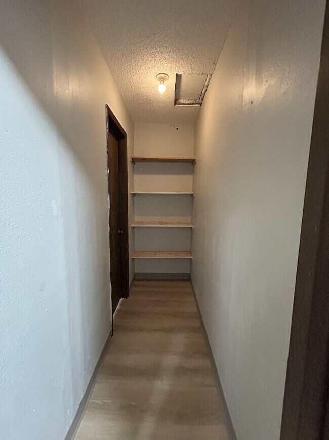 Building Photo - Just Remodeled! 3BR 1 1/2BA House - w/Garage!