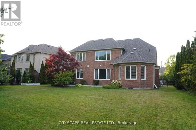 Building Photo - 536 Canyon St