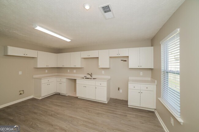 Foto del edificio - 853 Pine Shoals Dr