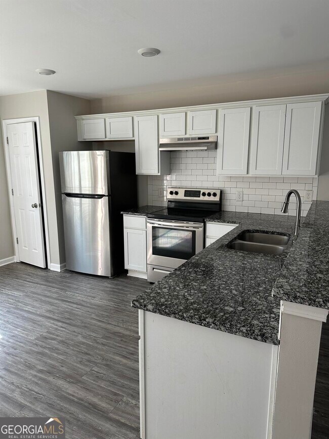 Foto del edificio - 4454 Pinscher St