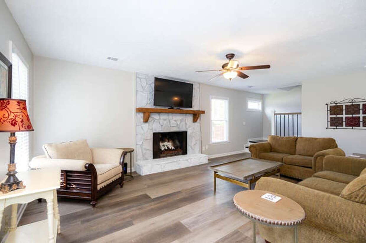 Foto principal - 1060 Washington Ave