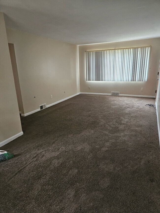 Foto del edificio - Westside Condo 2 bedroom 1 bath