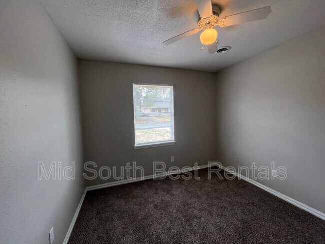 Building Photo - 4051 Maumee St