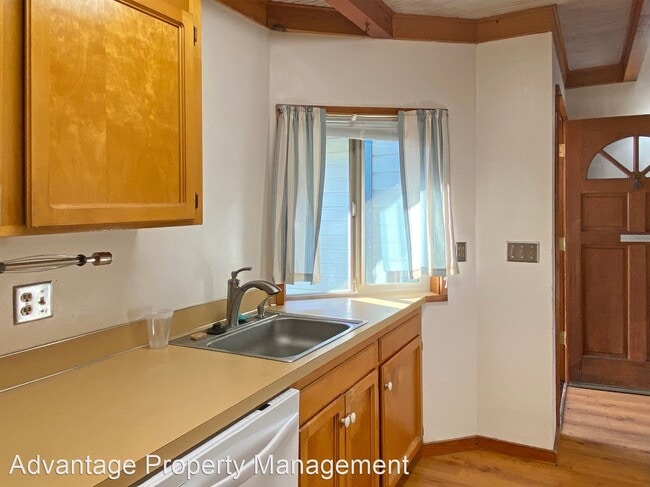 Building Photo - 2 br, 1.5 bath House - 149 NE Powderhorn D...