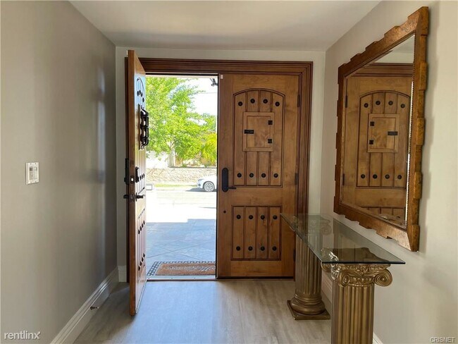 Building Photo - 6 br, 3 bath House - 24204 Calvert St