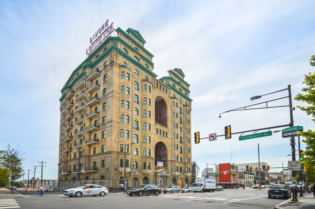 Building Photo - The Divine Lorraine