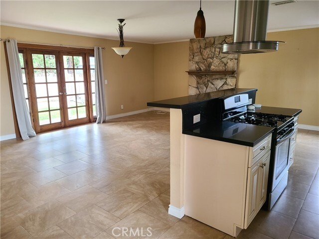 Foto del edificio - 15720 Rose Ln