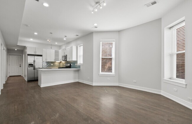 Foto del edificio - 1321 S Lawndale Ave