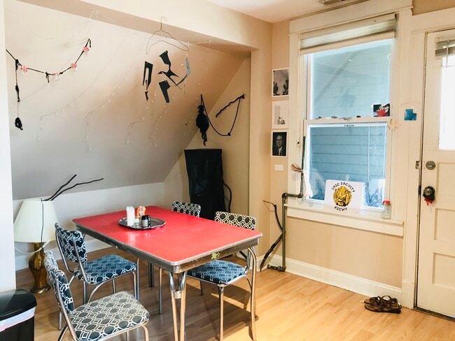 Building Photo - 3434 W Drummond Pl