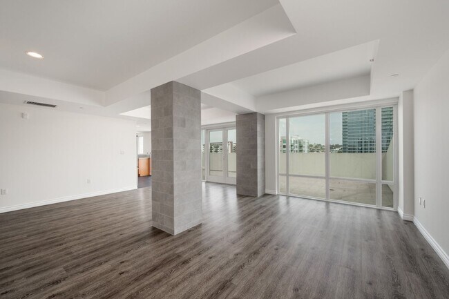 Building Photo - Stunning East Village 2 Bedroom at Nexus! Expansive Balcony! Pet Ok!