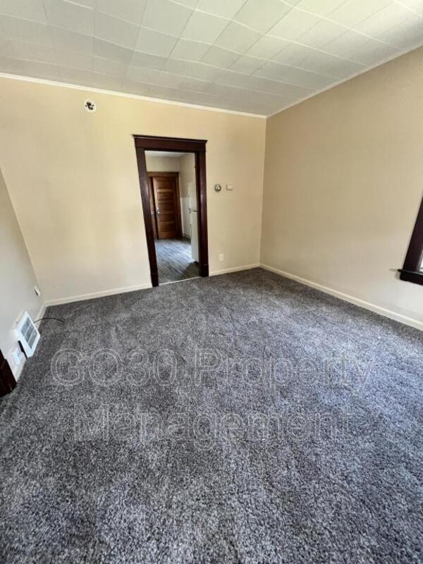 13240 Wainfleet Ave Unit Downstairs, Cleveland, OH 44135 Condo for