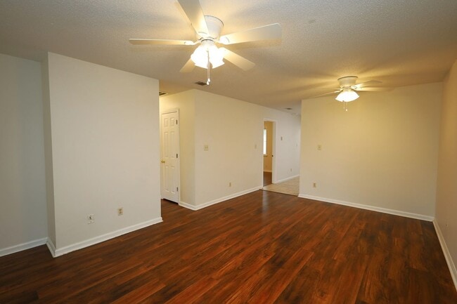 Building Photo - 6127-B Vinnie Dr